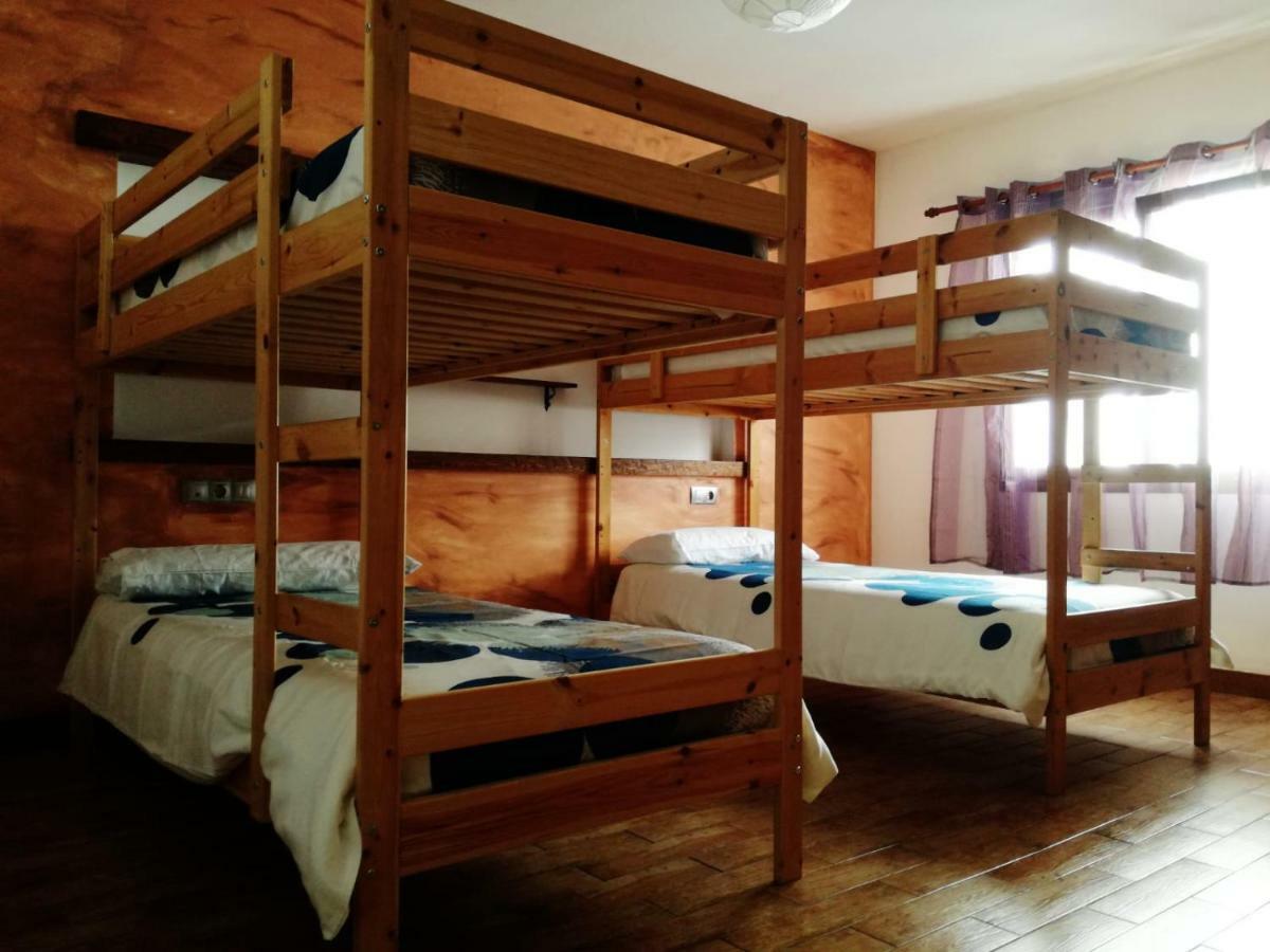 Surfhouse Hostel Famara Caleta De Famara ภายนอก รูปภาพ